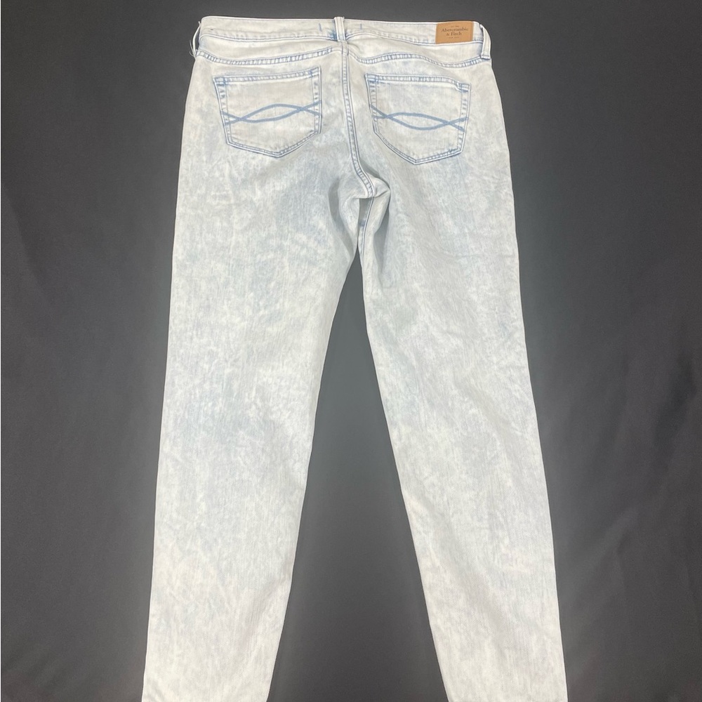 Abercrombie And Fitch Women Blue Washed Distressed Straight Denim Jeans 28-0 - Picture 9 of 10
